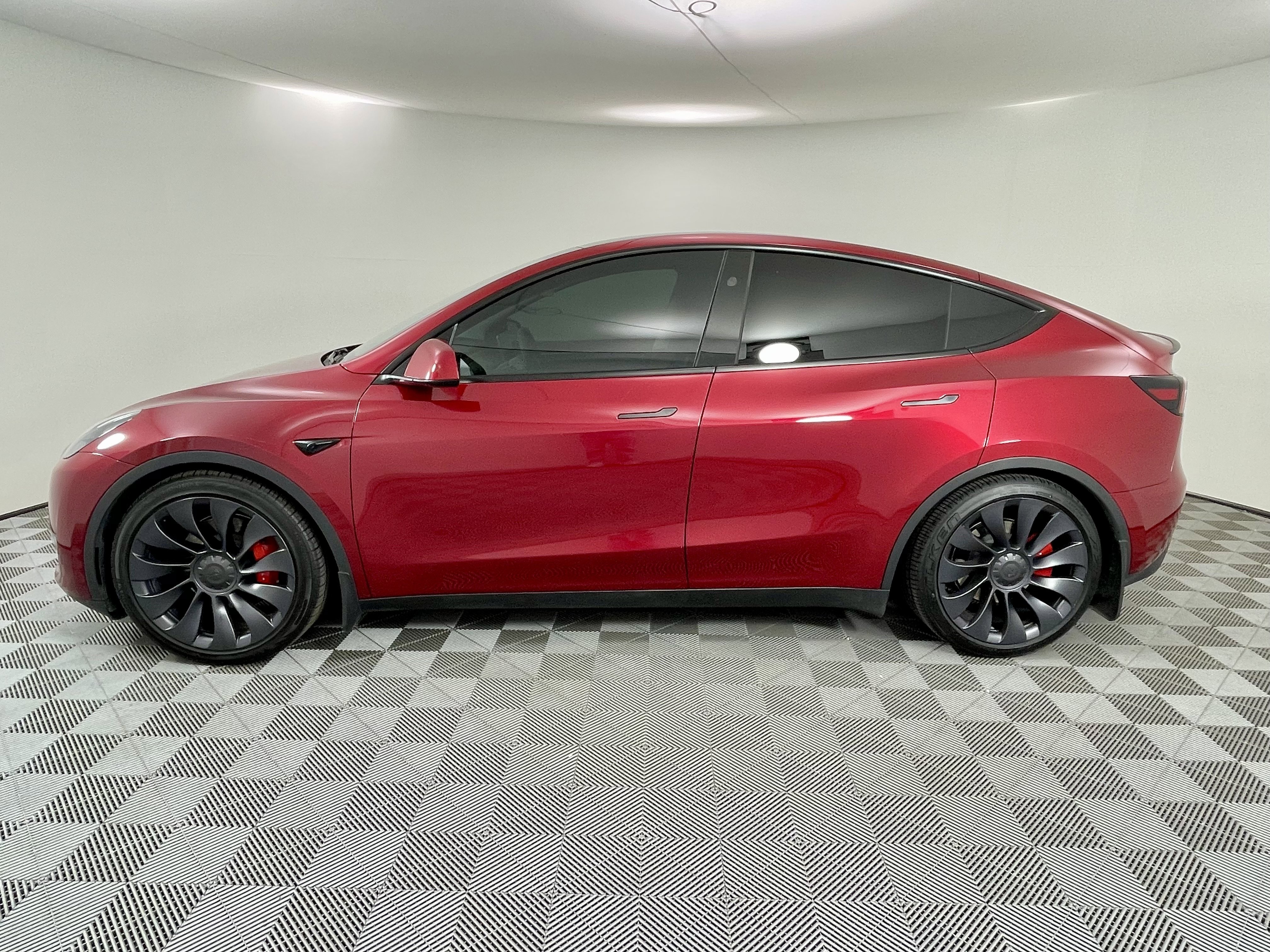 2024 Tesla Model Y Performance