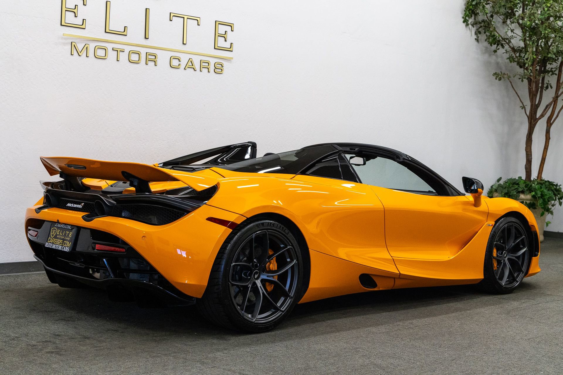 Used 2020 McLaren 720S Performance photo 10