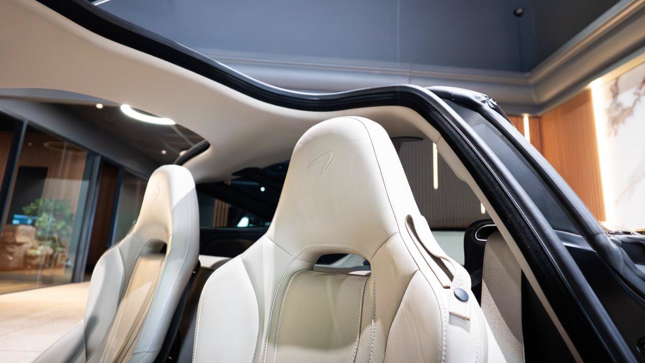 Used 2018 McLaren 720S Luxury photo 23
