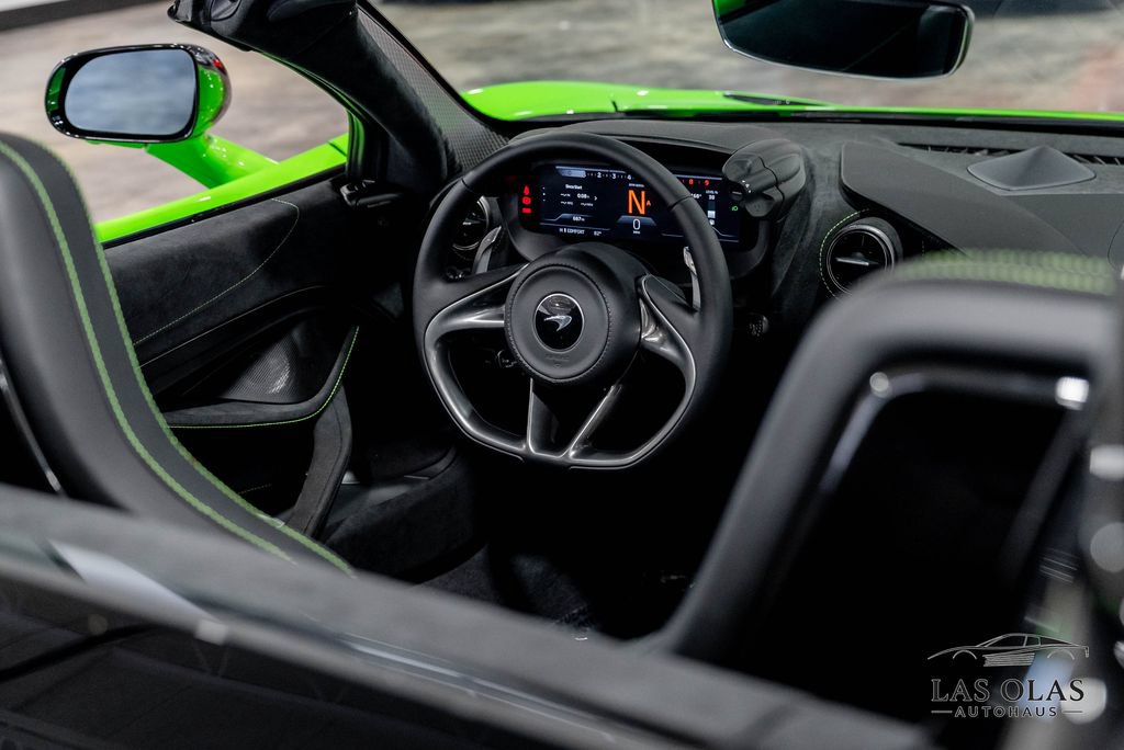 Used 2026 McLaren 750S Spider photo 37