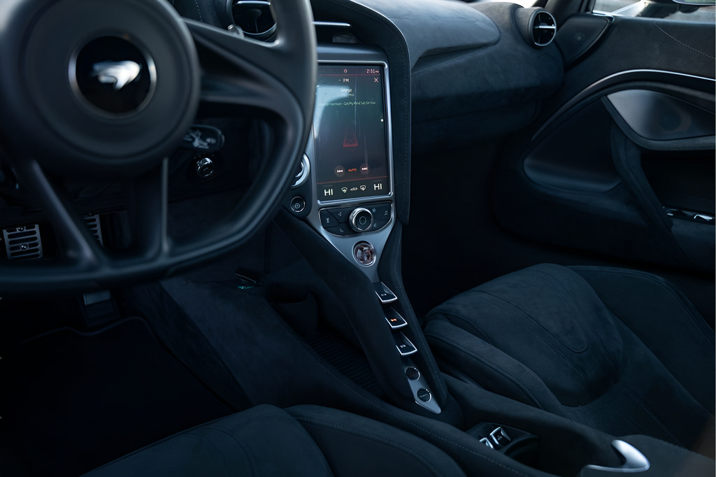 Used 2020 McLaren 720S Spider photo 43