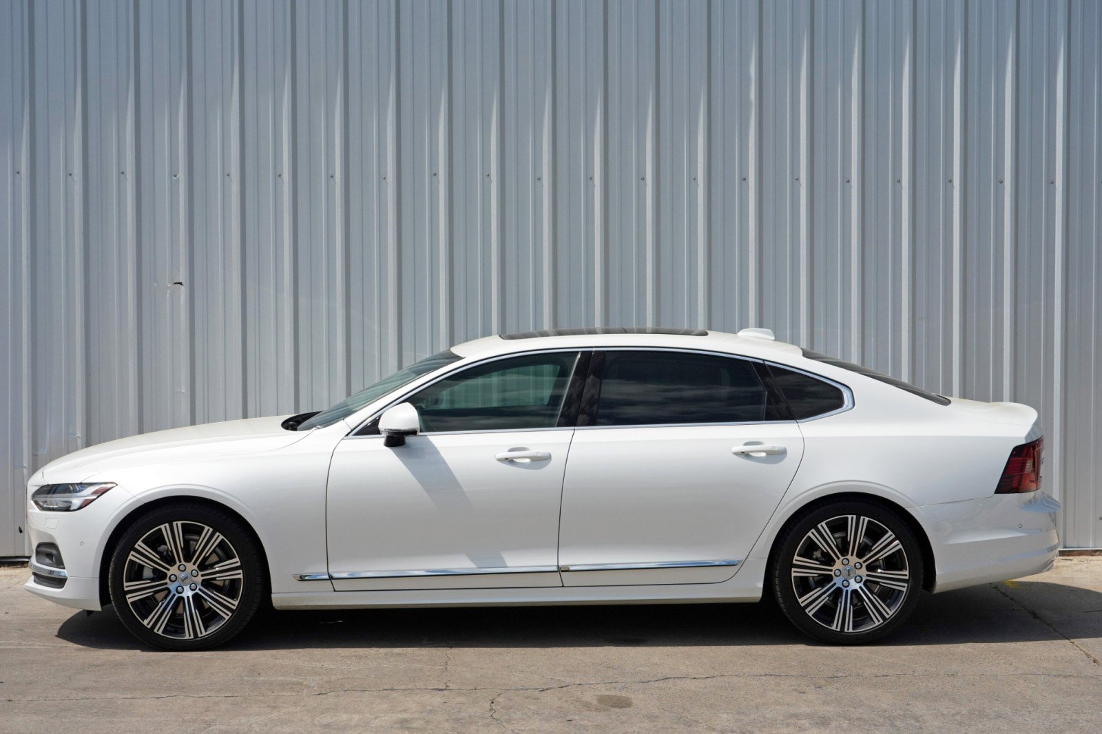 2023 Volvo S90 B6 Plus