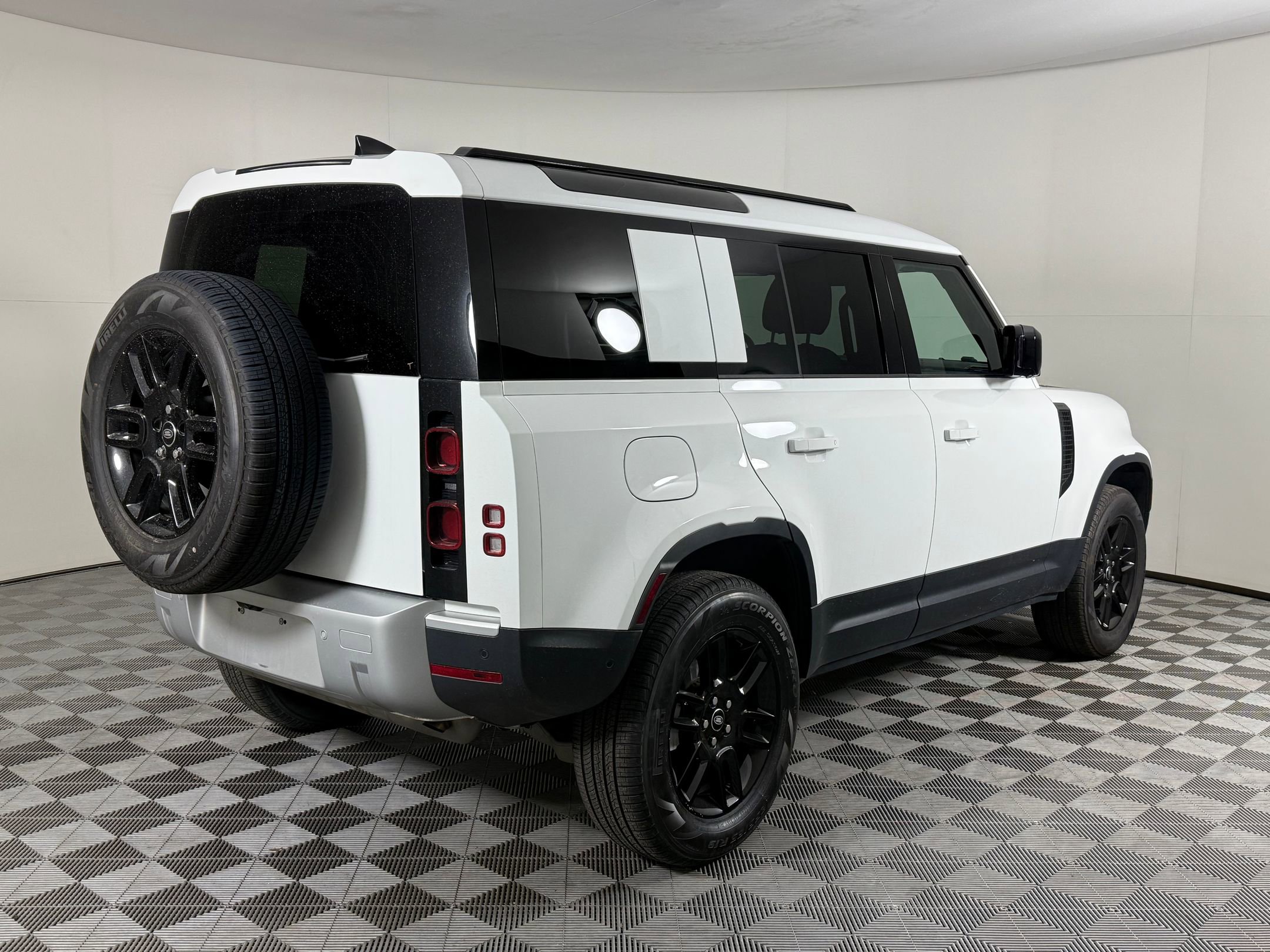 2025 Land Rover Defender 110 S