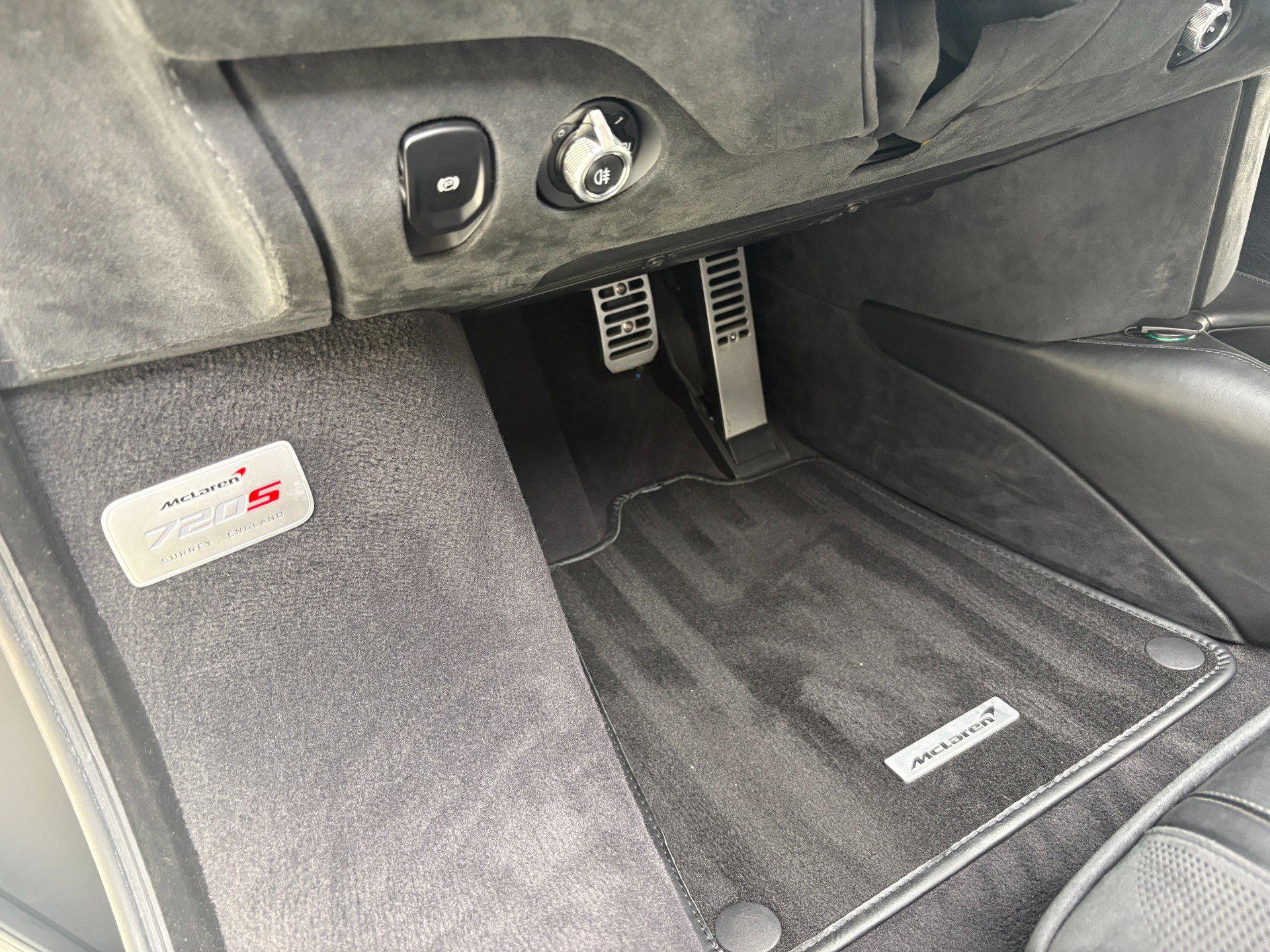 Used 2018 McLaren 720S Performance photo 26