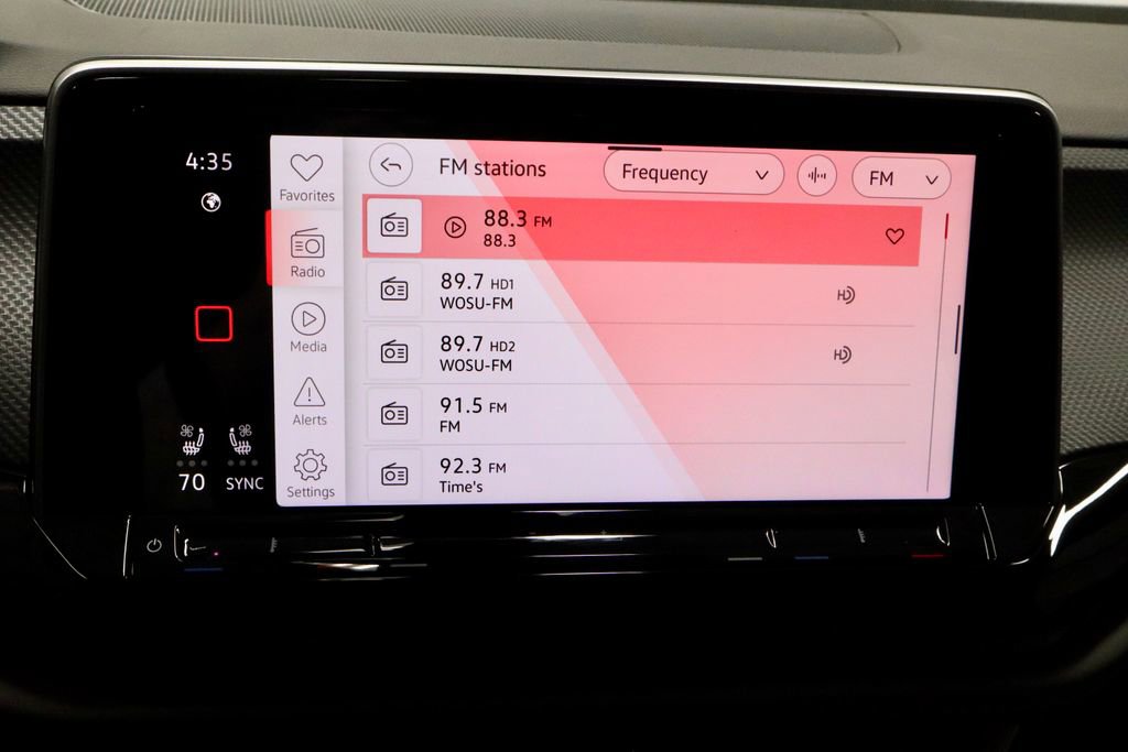 2025 Volkswagen Atlas Cross Sport SEL R-Line