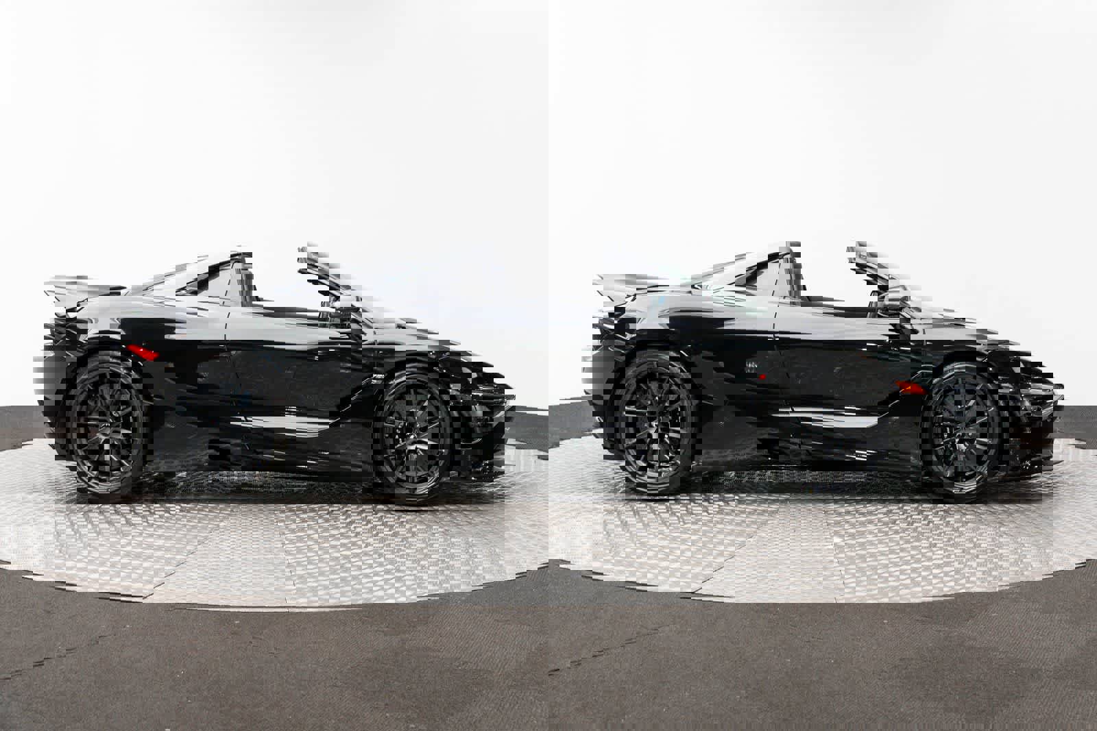 Used 2023 McLaren 720S Spider photo 47