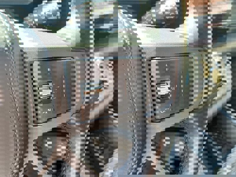 2023 Land Rover Defender 130 X-Dynamic SE