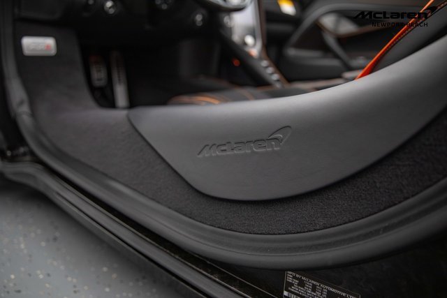 Used 2025 McLaren 750S Spider photo 13
