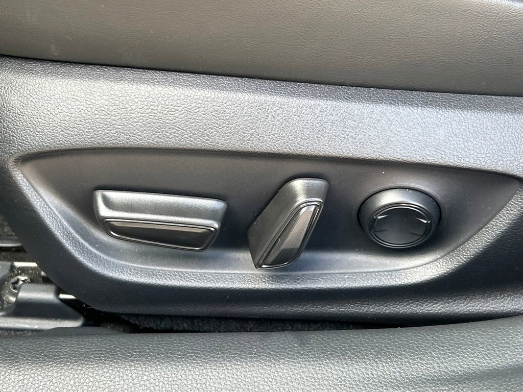 2025 Toyota Prius XLE