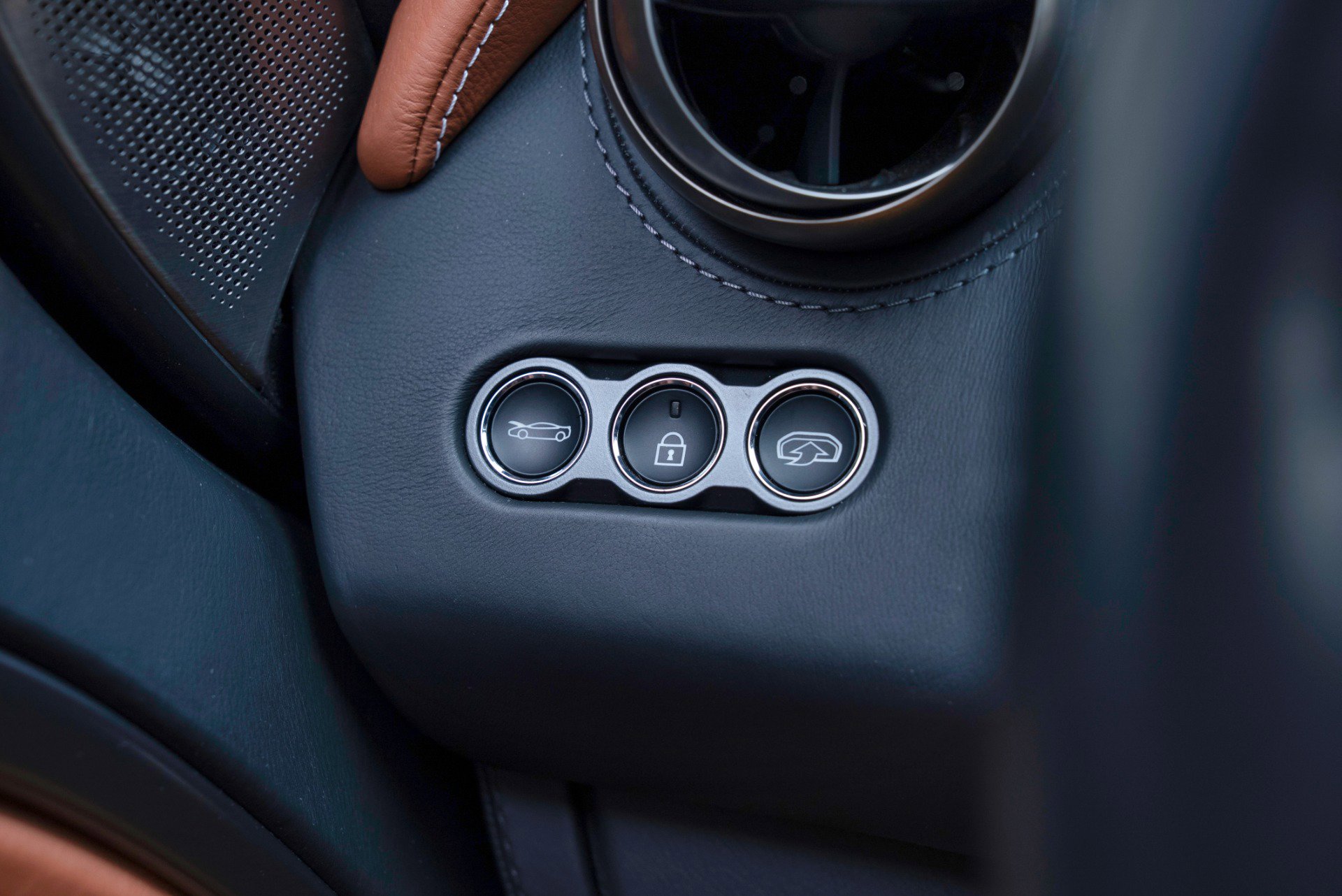 Used 2018 McLaren 720S Performance photo 59