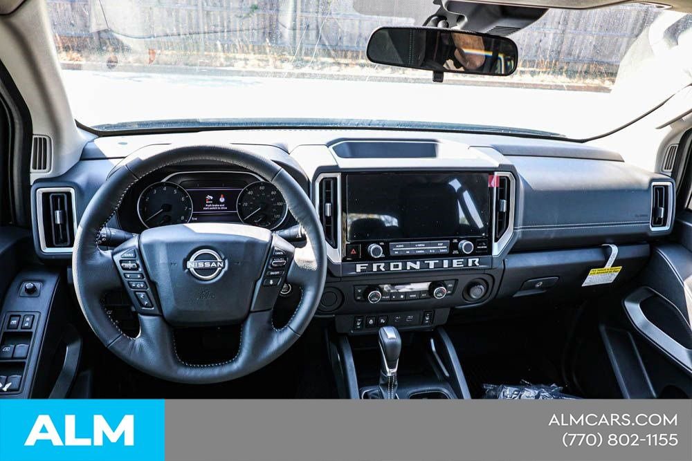 2025 Nissan Frontier SV