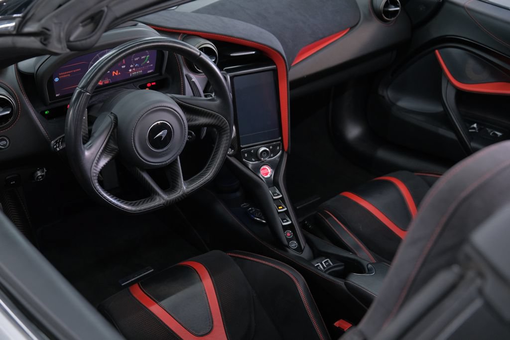 Used 2020 McLaren 720S Spider photo 17