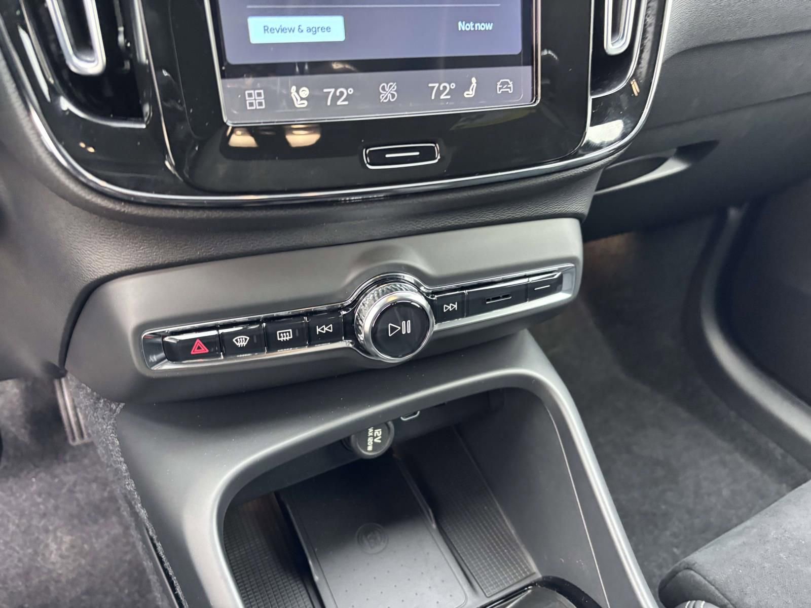 2026 Volvo Xc40 B5 Ultra