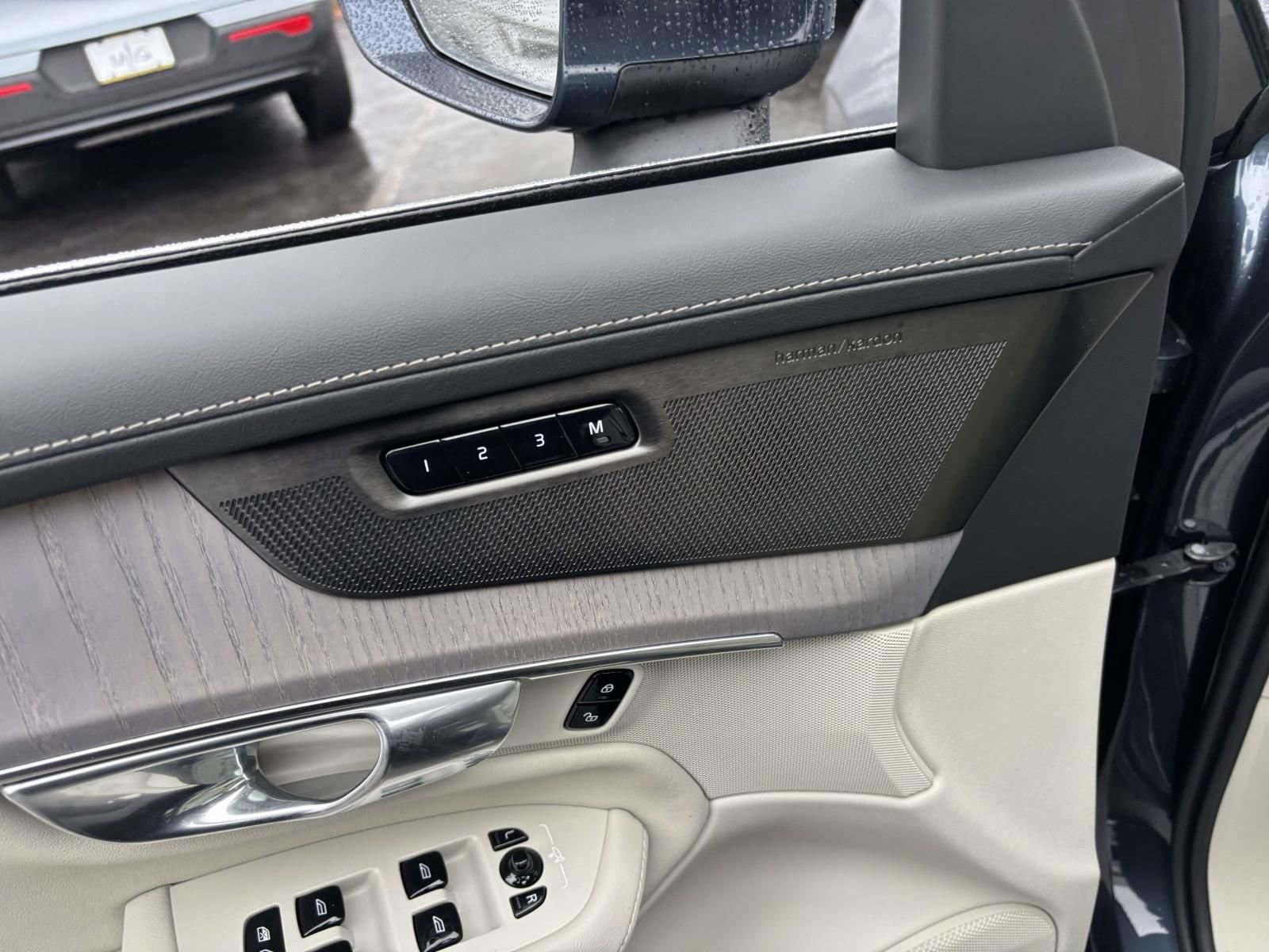 2026 Volvo Xc90 T8 Ultra