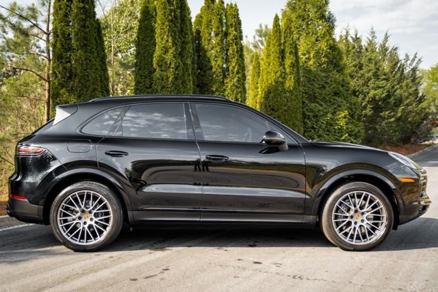 2023 Porsche Cayenne Platinum Edition