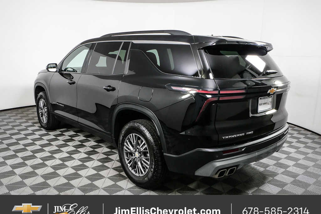 2025 Chevrolet Traverse LT