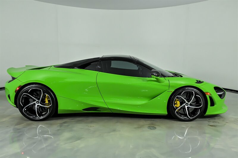 Used 2024 McLaren 750S Spider photo 17