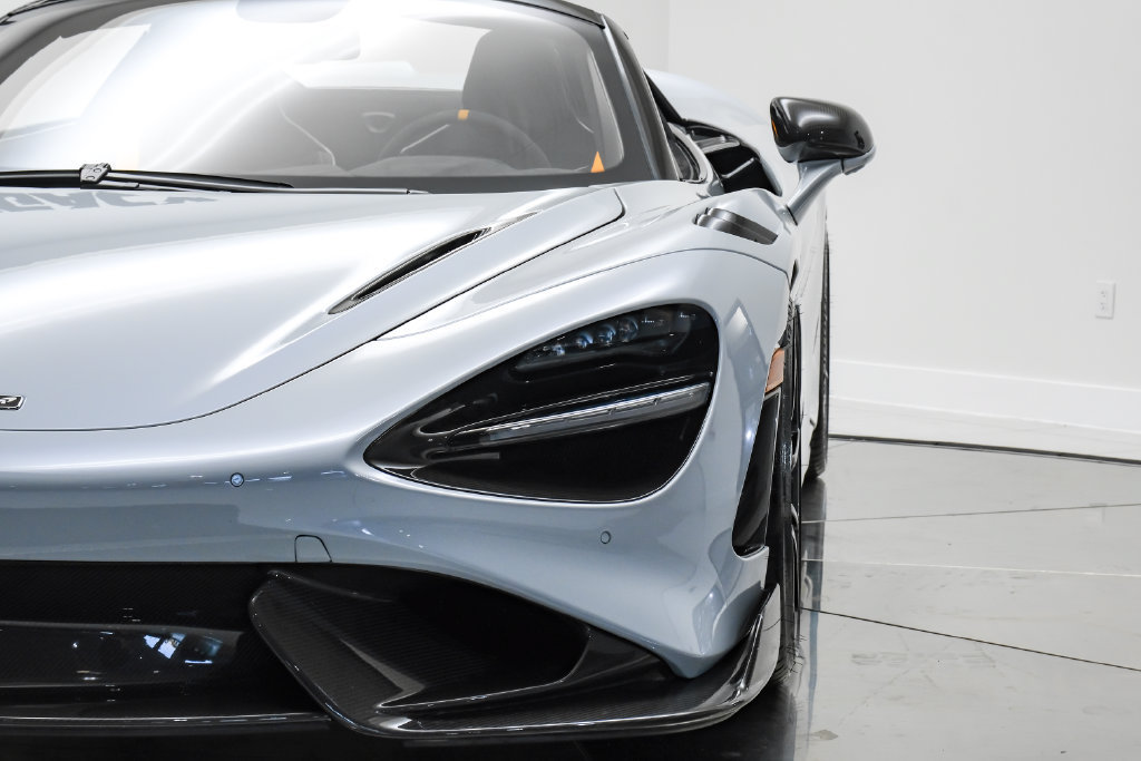 Used 2022 McLaren 765LT photo 31