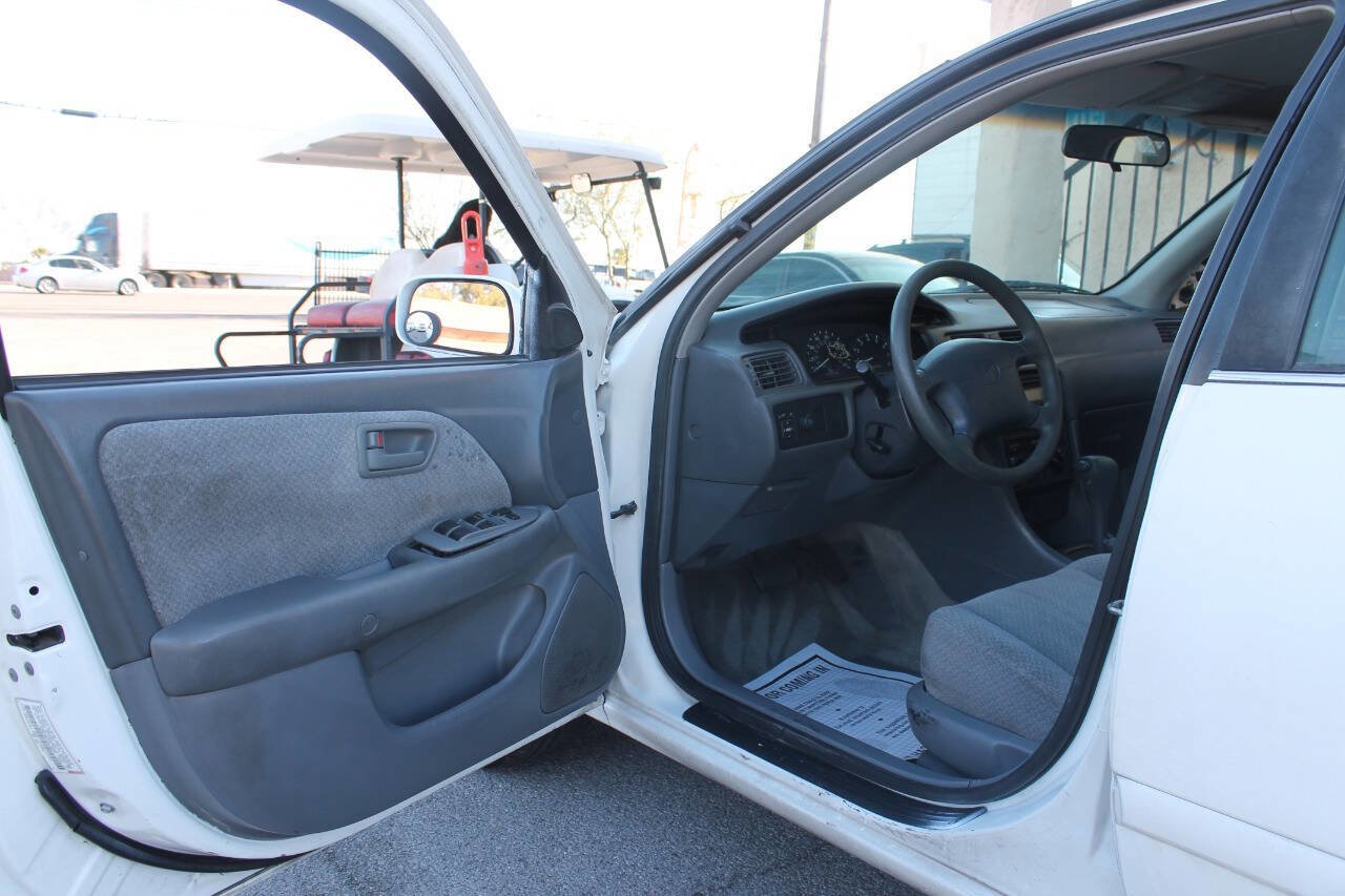 2001 Toyota Camry LE