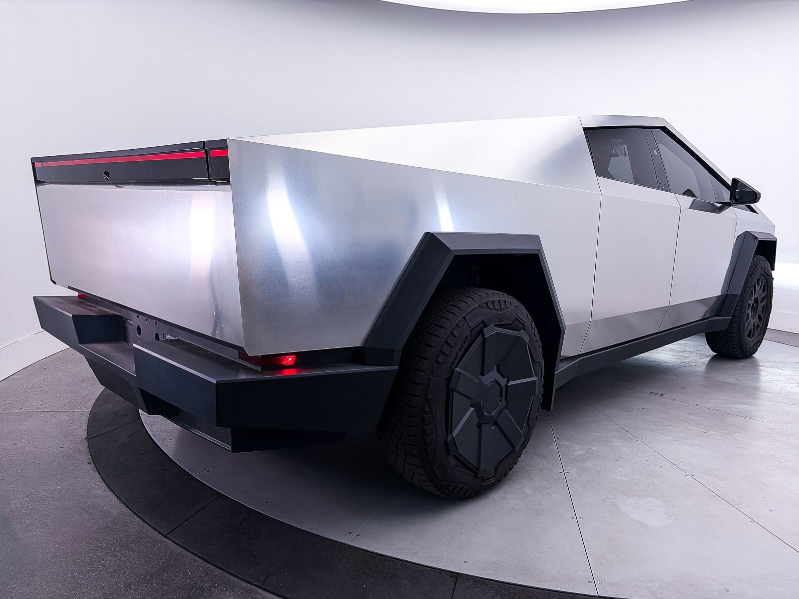 2024 Tesla Cybertruck AWD Crew Cab