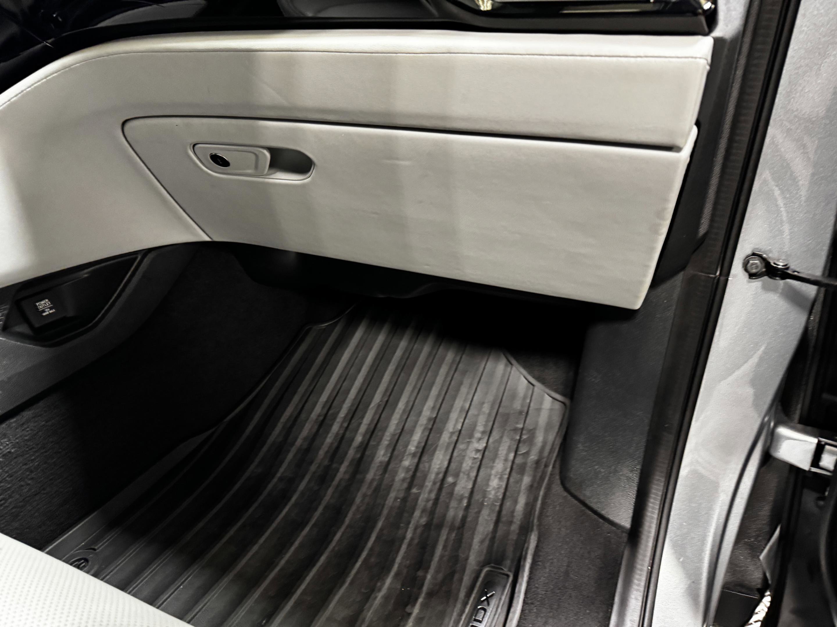 2023 Acura MDX FWD w/ Technology Package