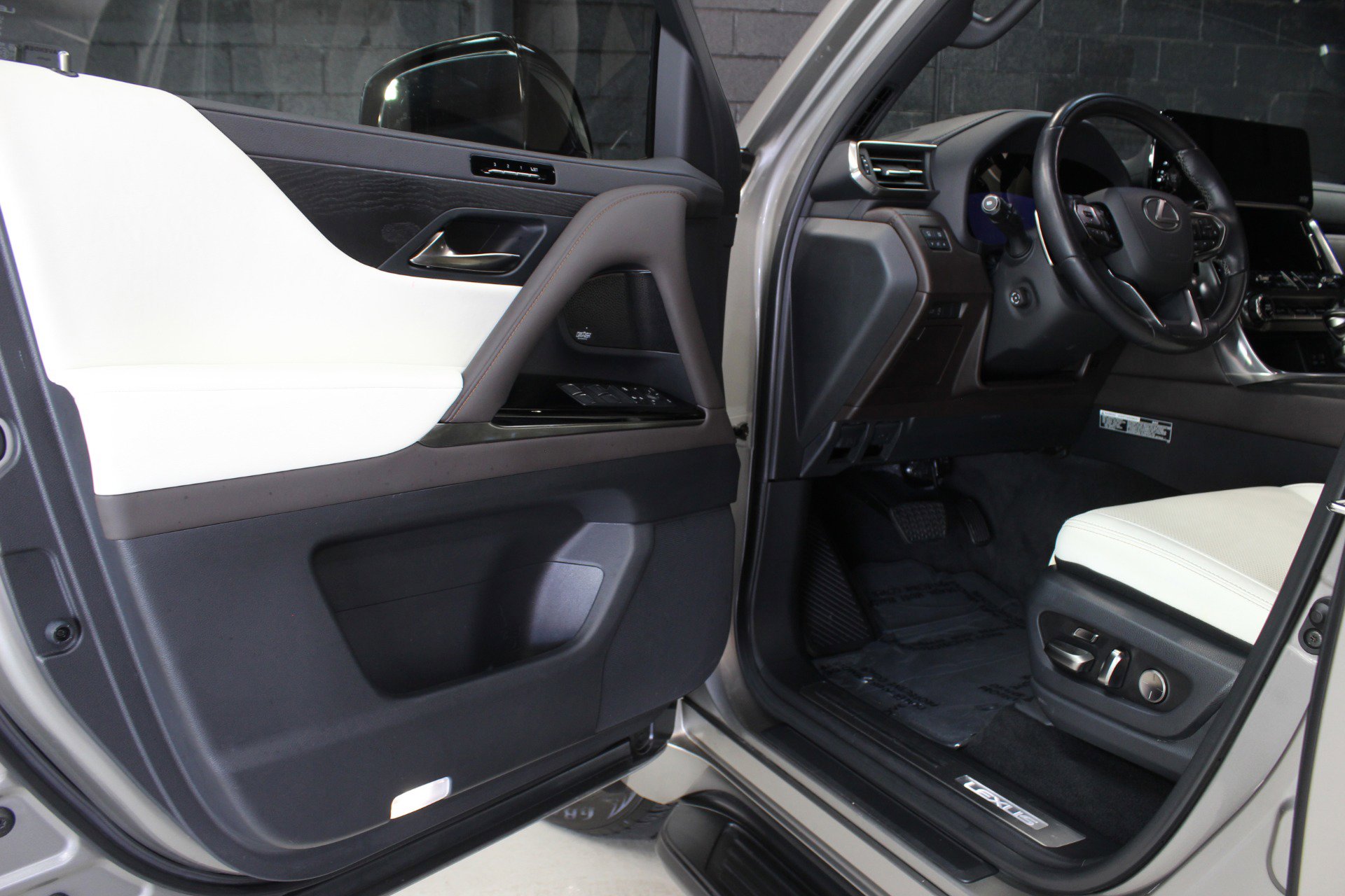 2023 Lexus LX 600 4WD