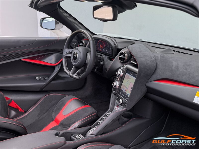 Used 2021 McLaren 720S Performance photo 32