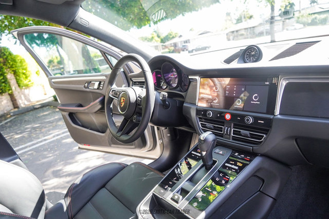 2025 Porsche Macan GTS