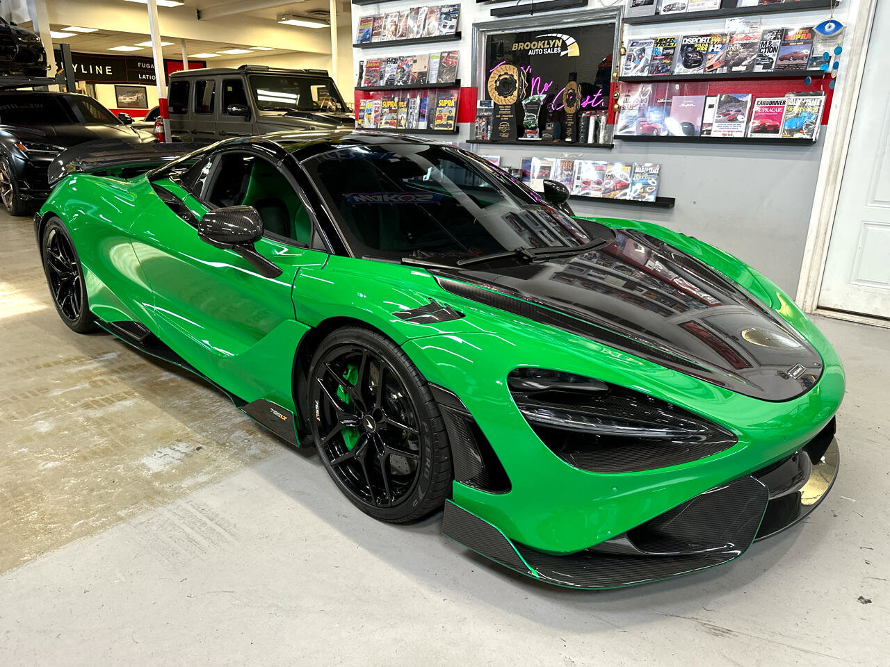Used 2022 McLaren 765LT photo 57