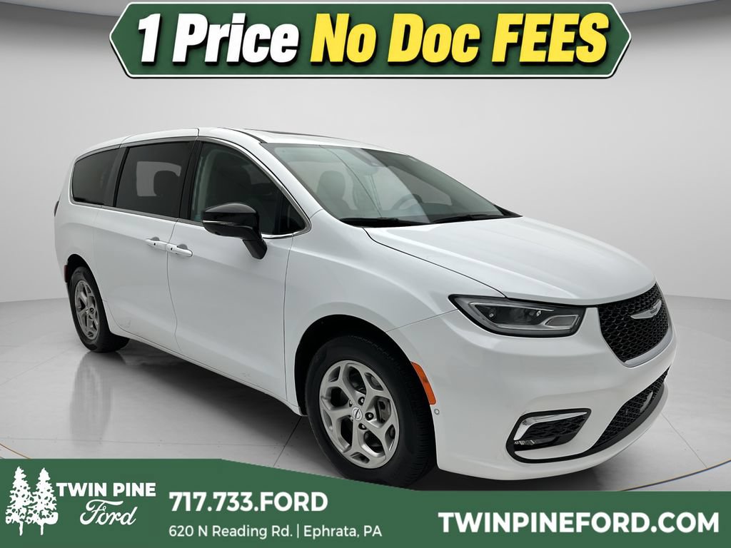 Used 2024 Chrysler Pacifica Limited w/ Trailer Tow Group
