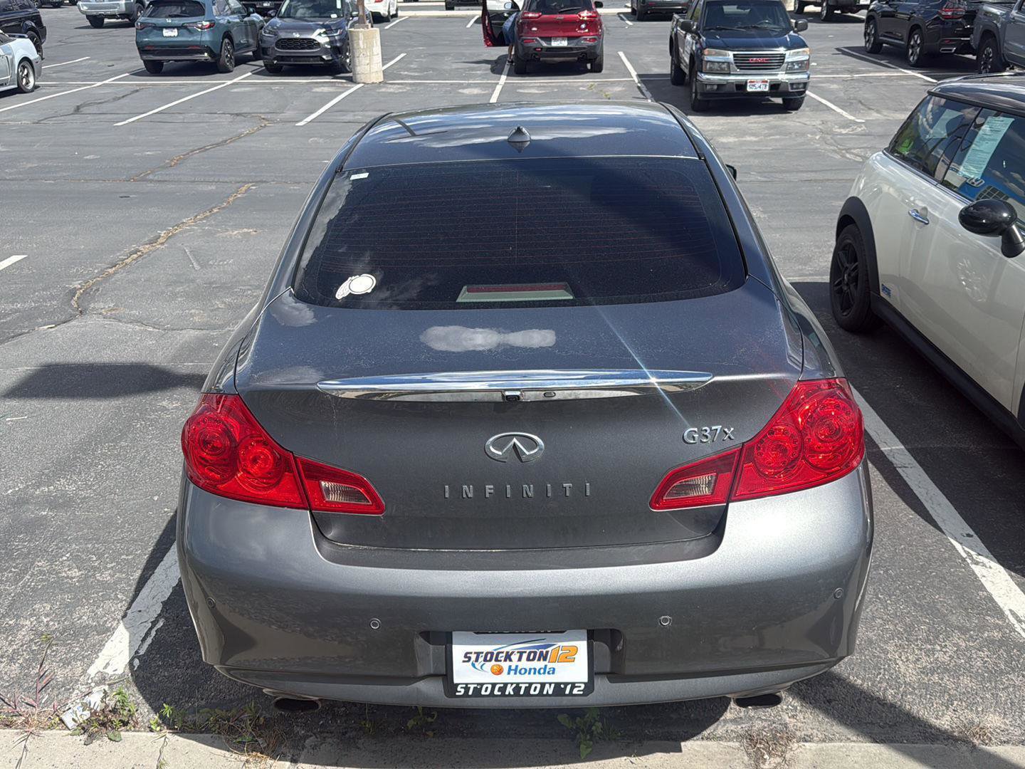 2012 INFINITI G37 x