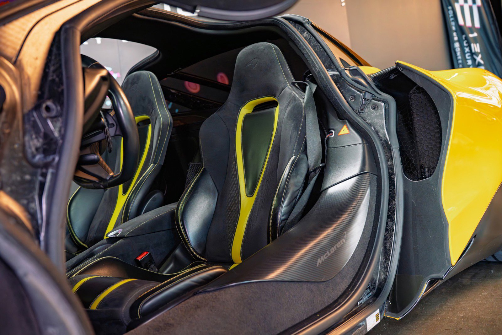 Used 2018 McLaren 720S Performance photo 12