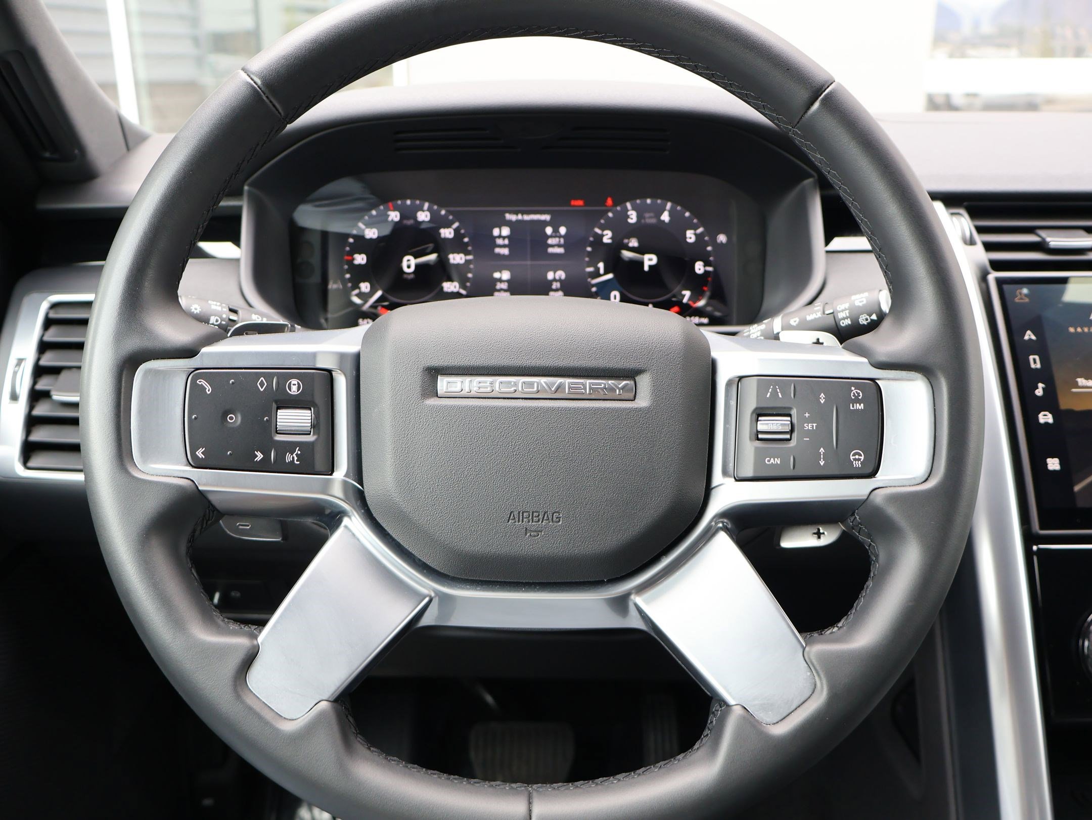 2025 Land Rover Discovery S