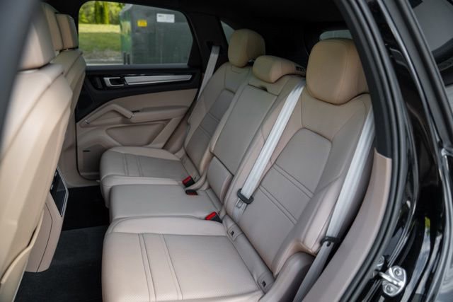 2022 Porsche Cayenne Platinum Edition