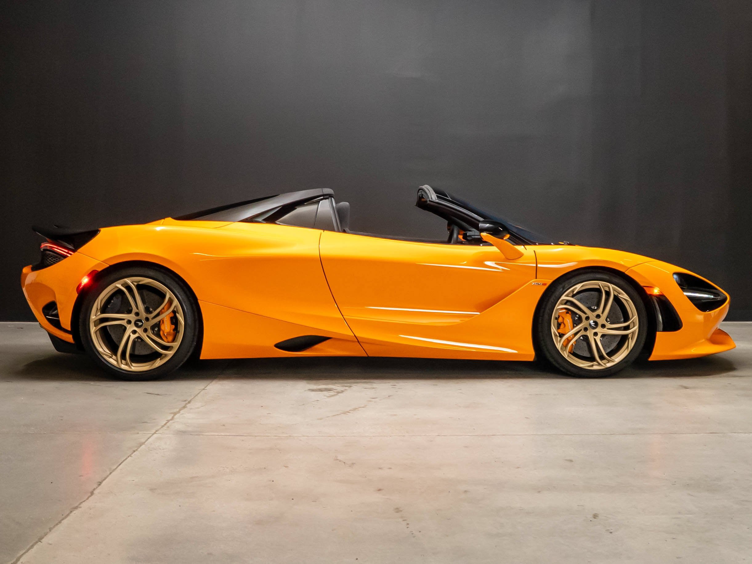 Used 2025 McLaren 750S Spider photo 8