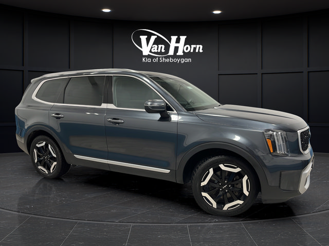 Used 2024 Kia Telluride EX w/ EX Captain's Chair Package