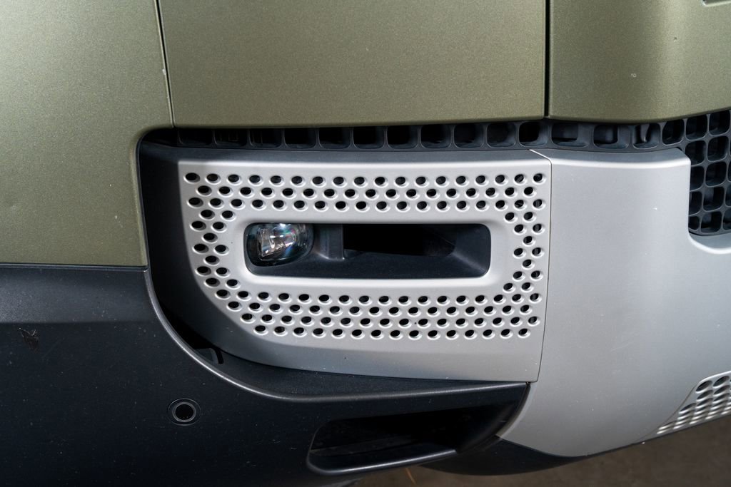 2020 Land Rover Defender 110 SE