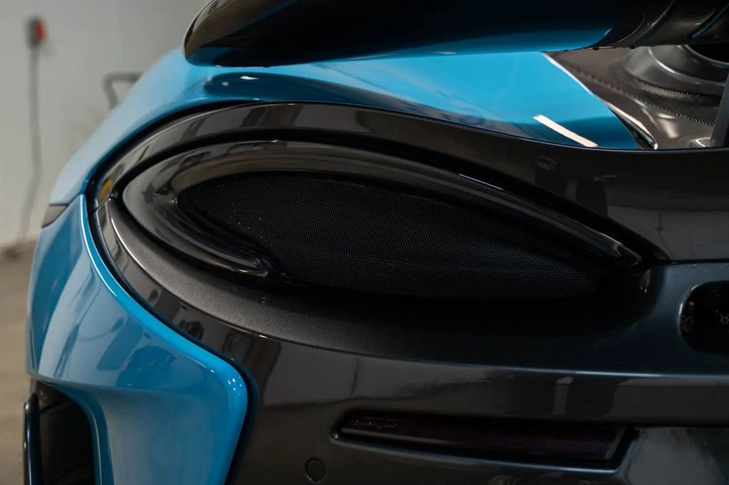 Used 2020 McLaren 600LT Spider photo 18