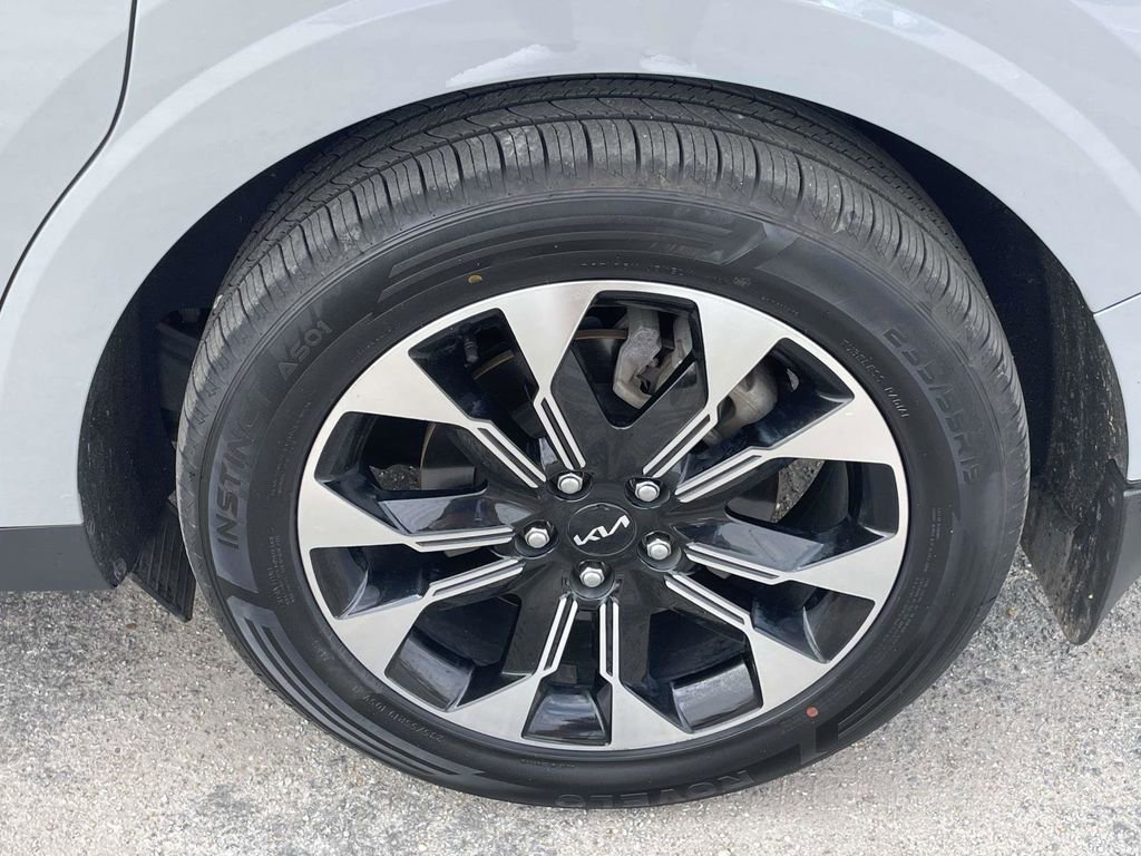 2024 Kia Carnival EX