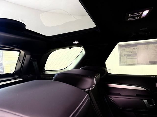 2025 Land Rover Discovery Dynamic SE