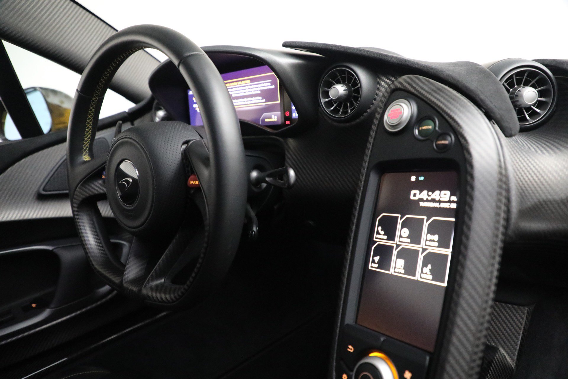 Used 2015 McLaren P1 photo 27