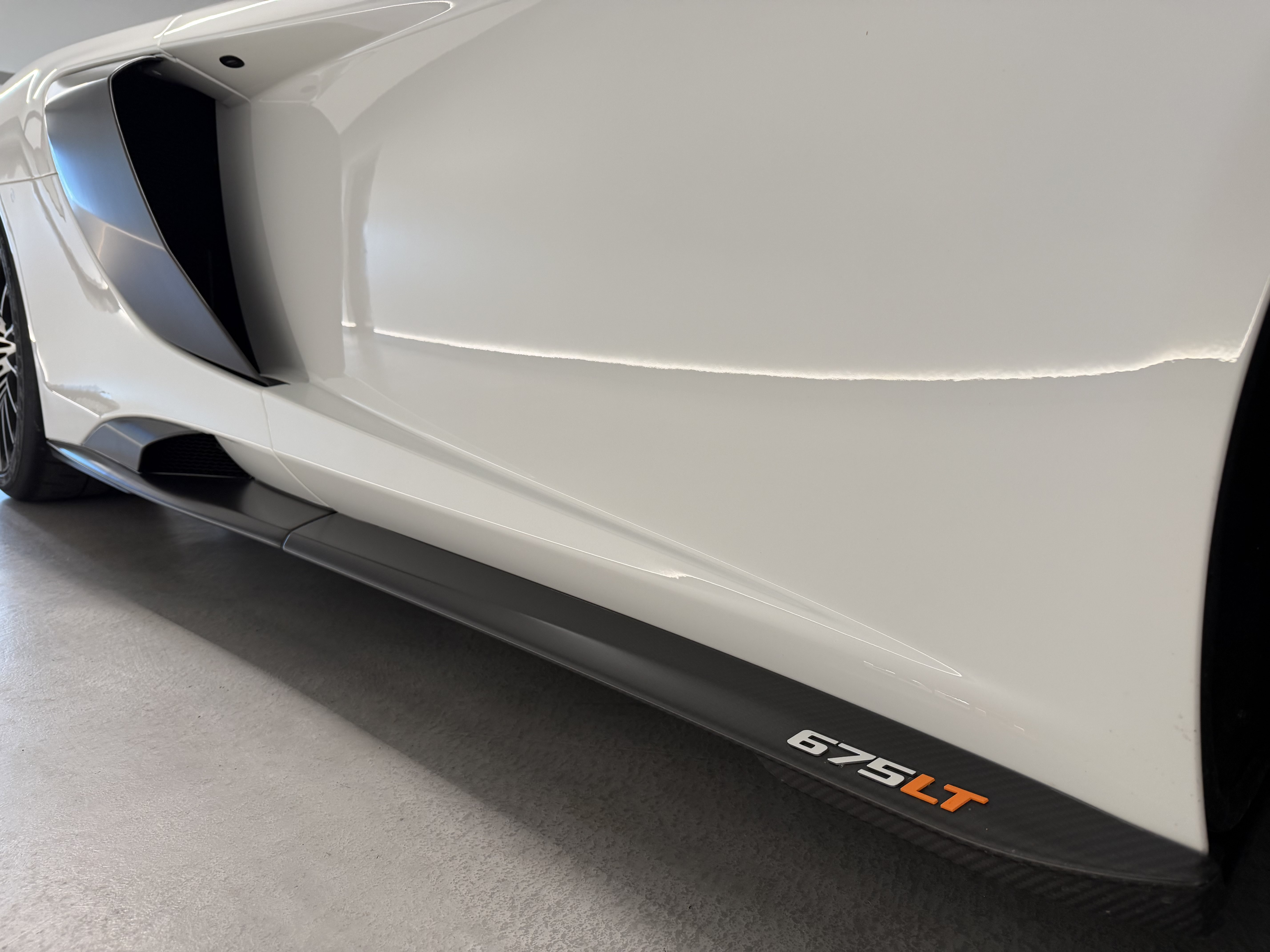 Used 2016 McLaren 675LT Spider photo 9