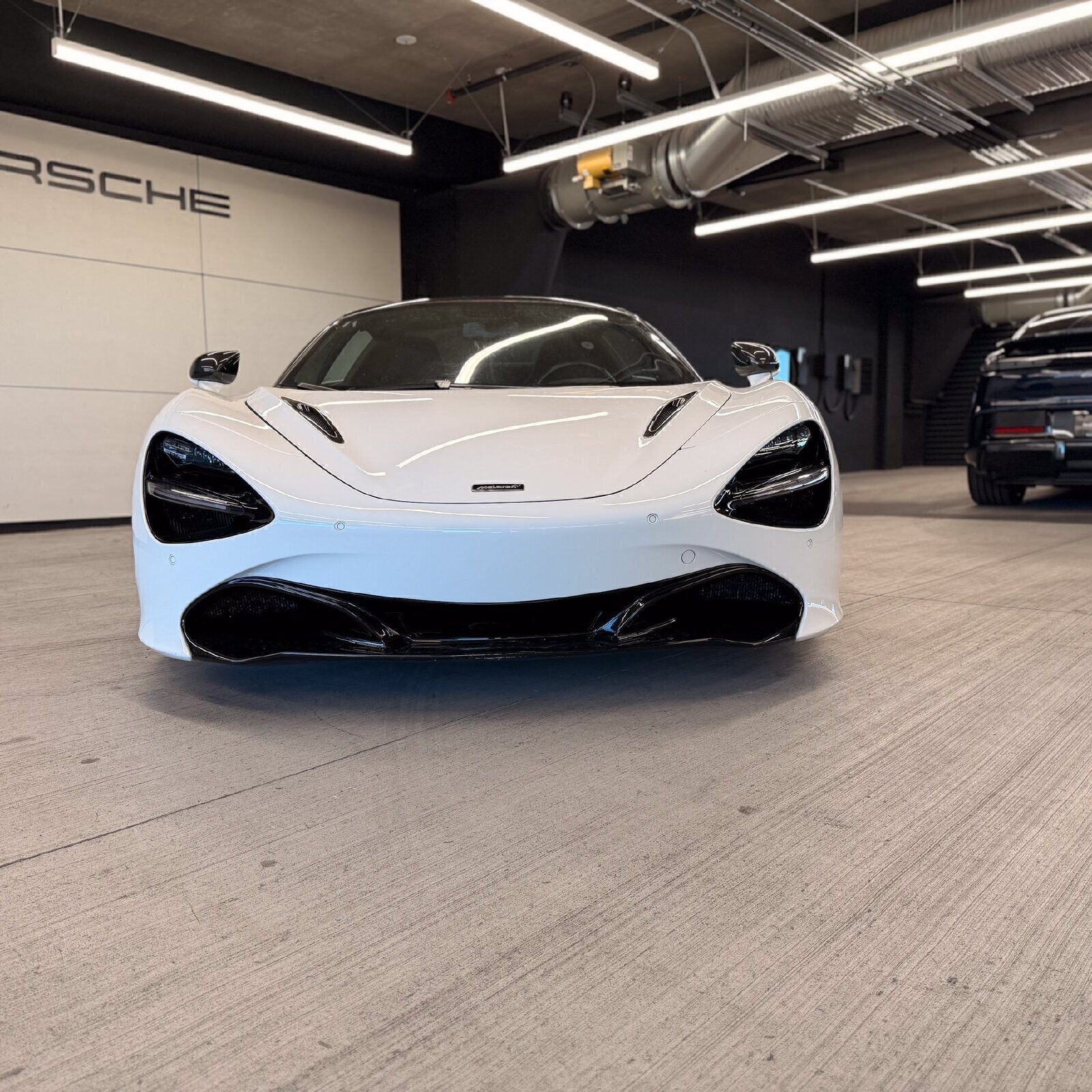 Used 2020 McLaren 720S Luxury photo 8