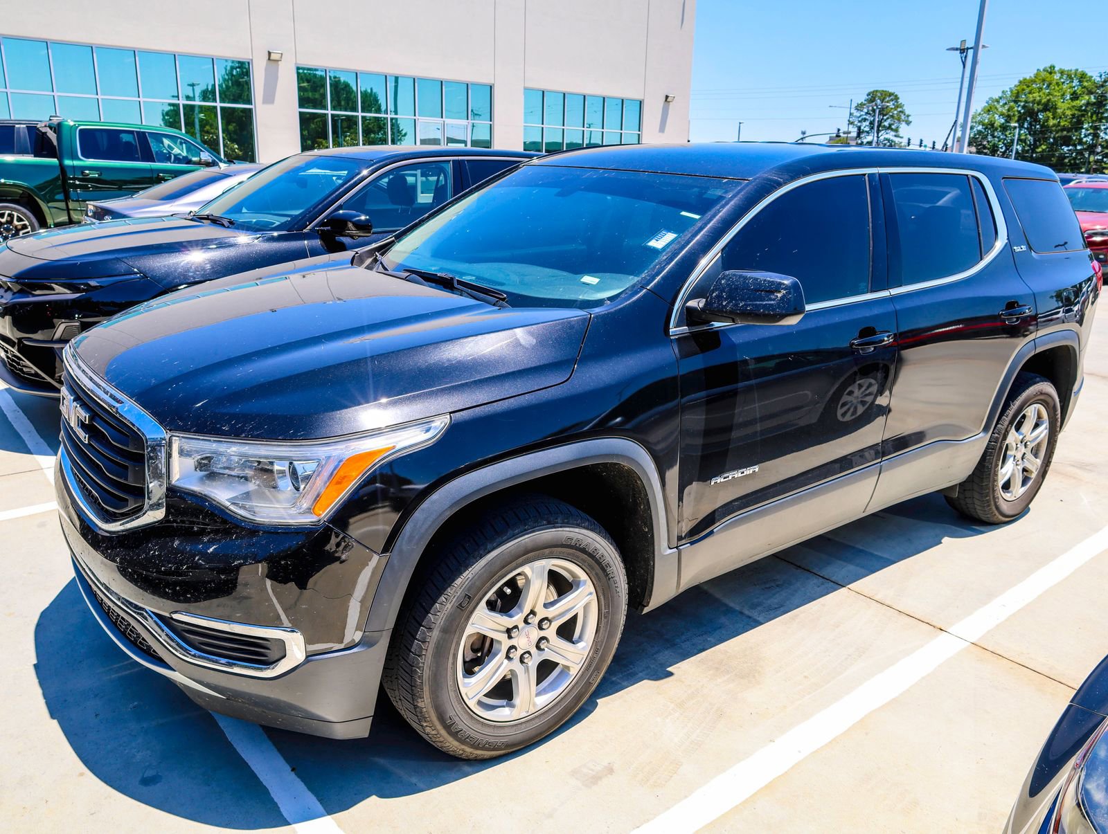 Used 2019 GMC Acadia SLE w/ LPO, Floor Liner Package