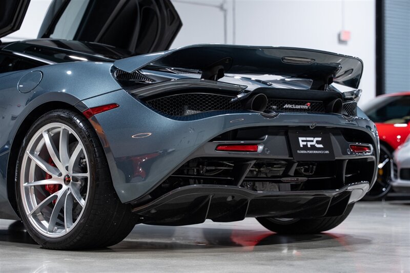 Used 2018 McLaren 720S Performance photo 14