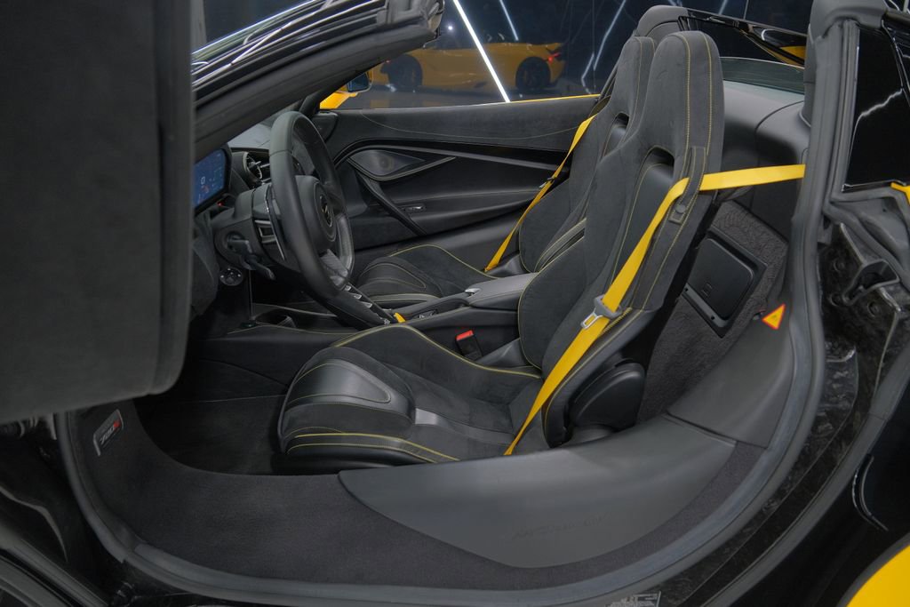 Used 2023 McLaren 720S Luxury photo 31