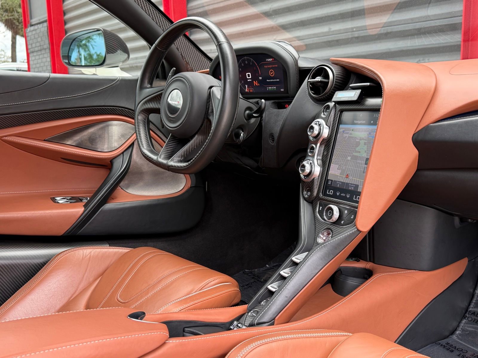 Used 2018 McLaren 720S Performance photo 24
