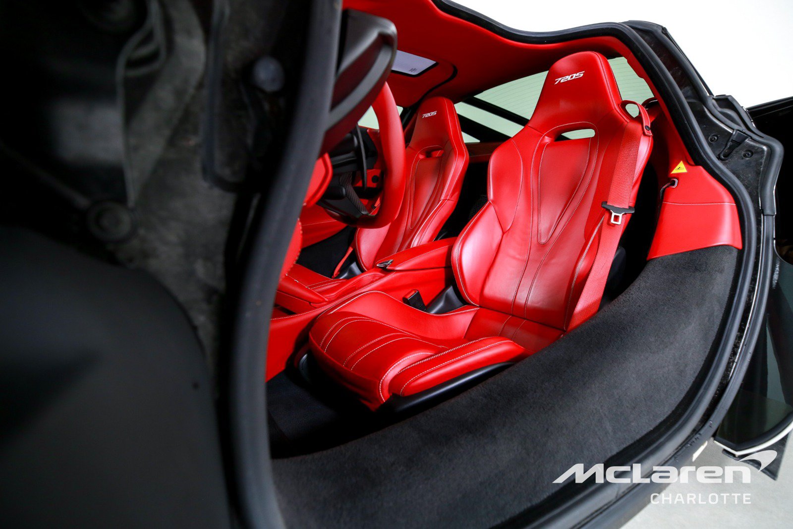 Used 2019 McLaren 720S photo 12