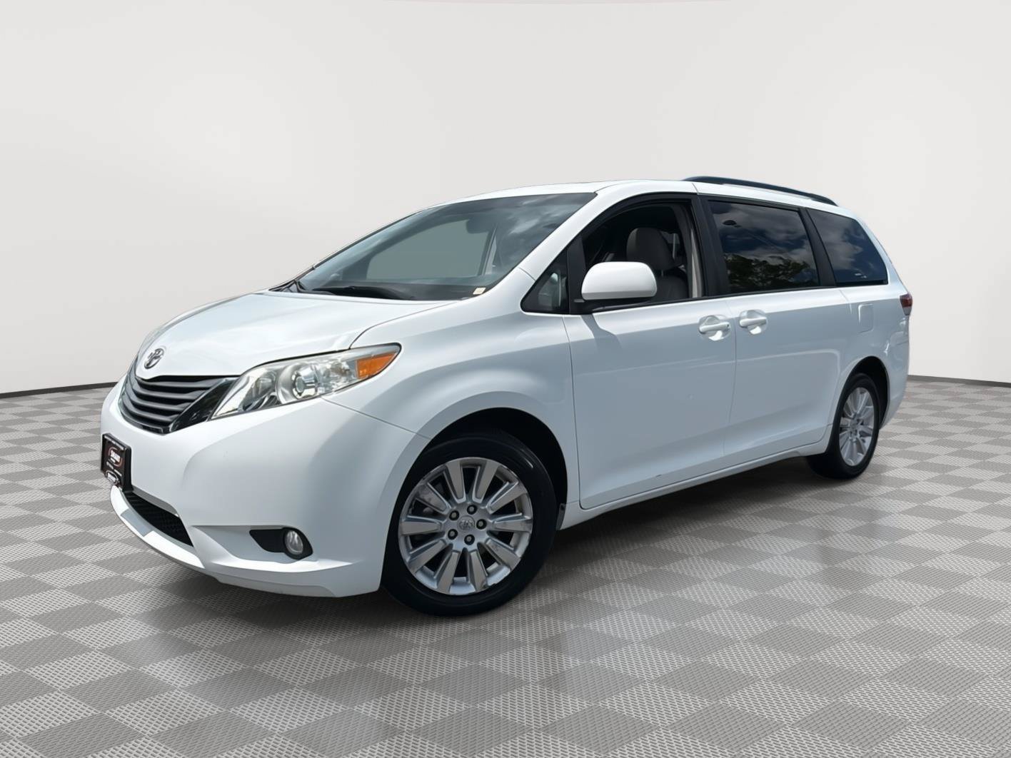 Used 2013 Toyota Sienna XLE