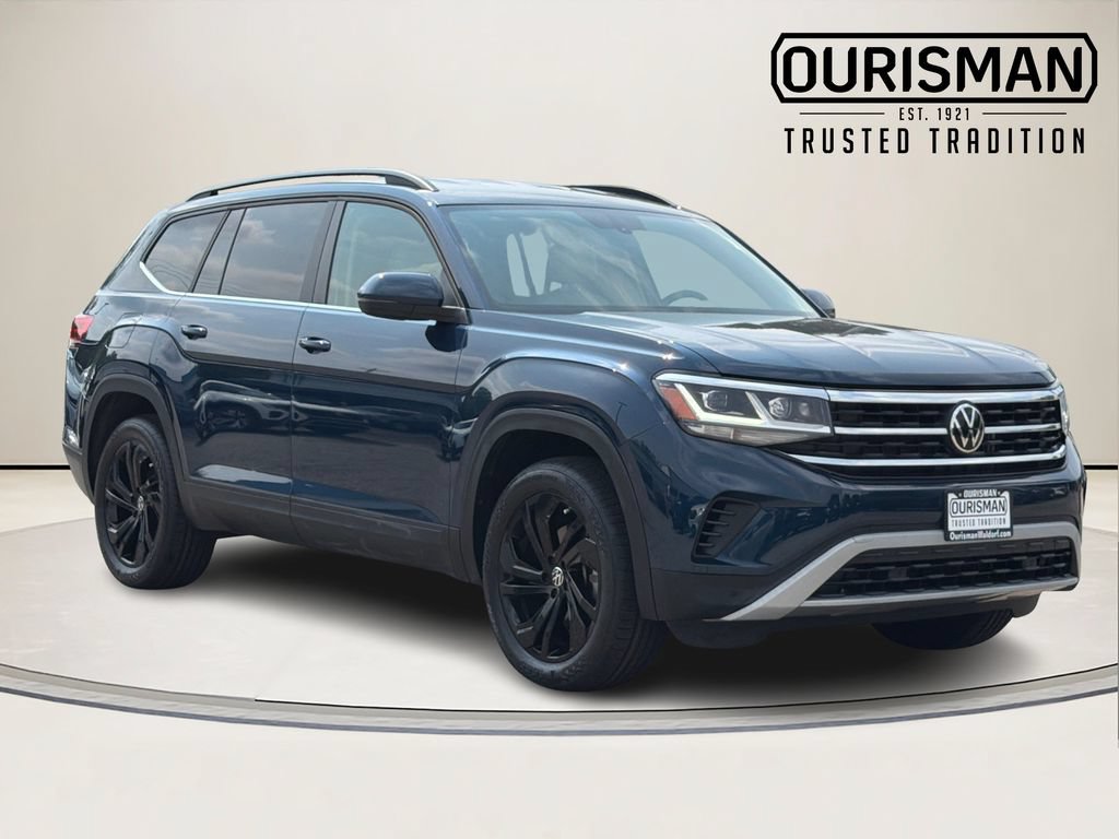 Certified 2022 Volkswagen Atlas SE w/ Black Wheel Package